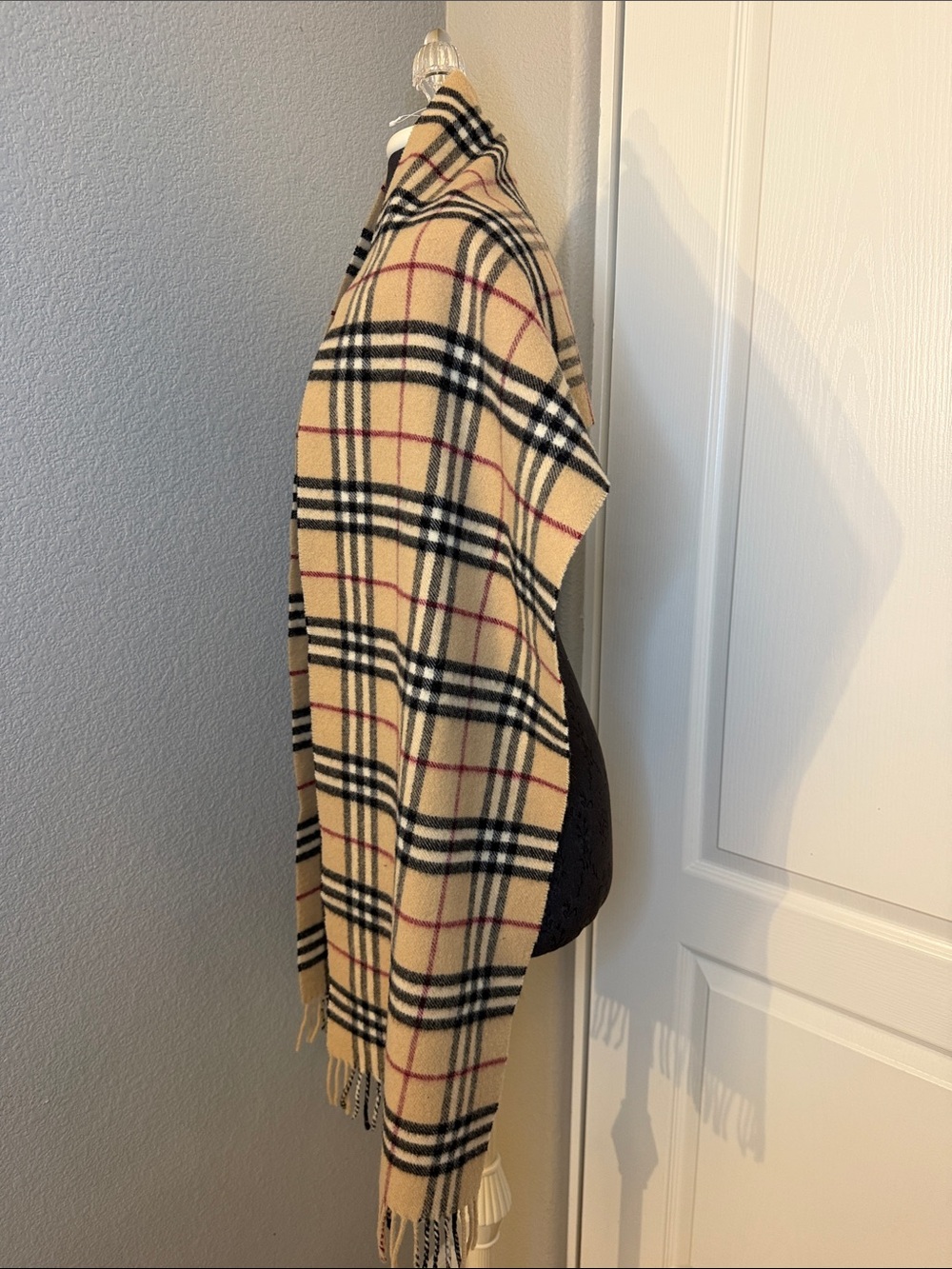 Burberry Beige Plaid Fringe Oversized Scarf Lambswool - Picture 2 of 3